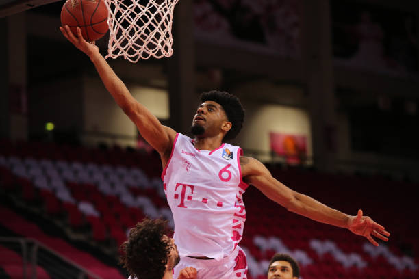 更多进攻与 更多进攻与