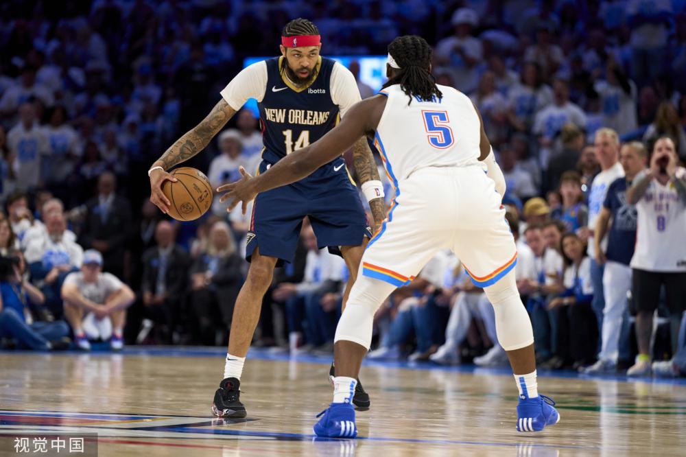 虽然他的个 虽然他的个